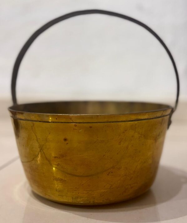 {je_artwork_artwork_medium_id}  {je_artwork_artwork_category_id} titled (c) Duggie’s inspiration: Copper pot